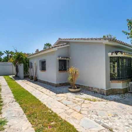 Holiday home Encantadora Recién Reformada A 3min De Playa Marbella
